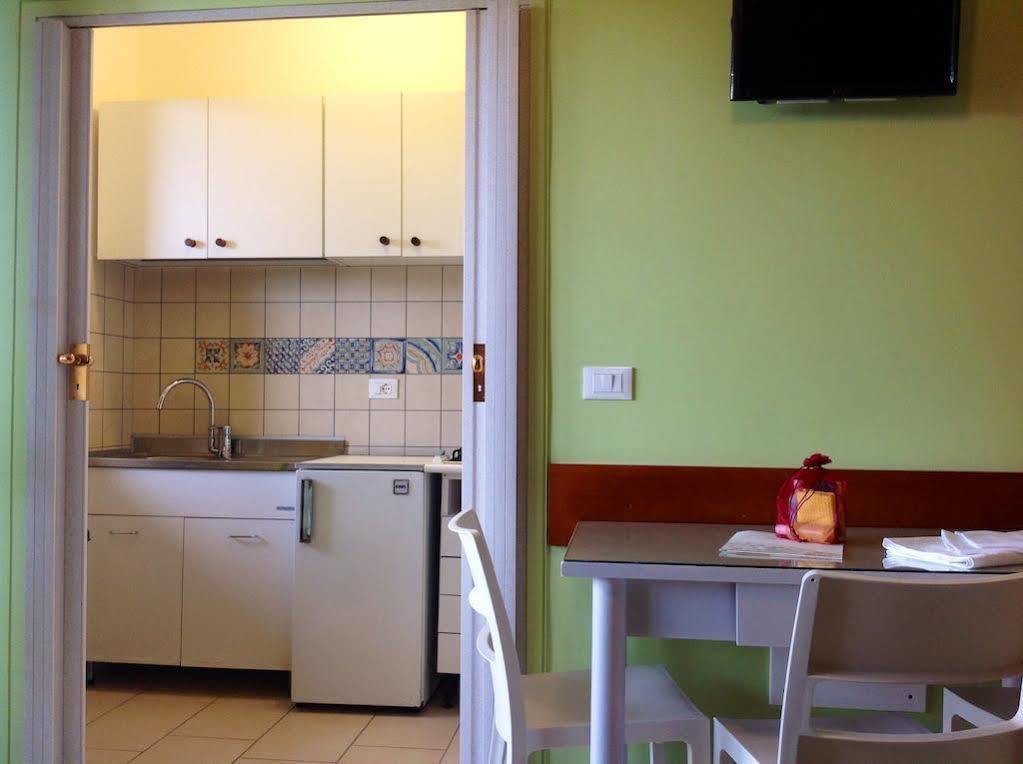 Ligure Residence П'єтра-Лігуре Екстер'єр фото